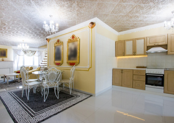 Na predaj dvojdom s rozľahlým pozemkom v centre obce Zlaté Klasy