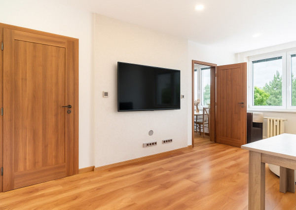 Na predaj priestranný 3-izbový byt s veľkou loggiou v Rači