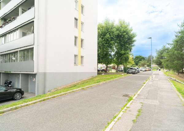 Na predaj priestranný 3-izbový byt s veľkou loggiou v Rači