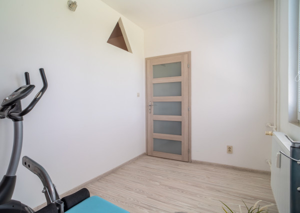 Na predaj 3-izbový byt v obci Rohožník