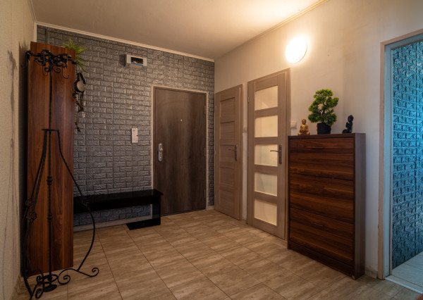 Na predaj 3-izbový byt v obci Rohožník