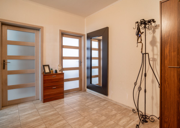 Na predaj 3-izbový byt v obci Rohožník