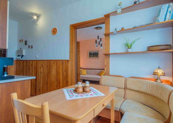 REZERVOVANÝ: Na predaj priestranný 2-izbový byt v Starej Ľubovni