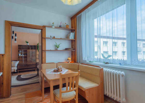 REZERVOVANÝ: Na predaj priestranný 2-izbový byt v Starej Ľubovni