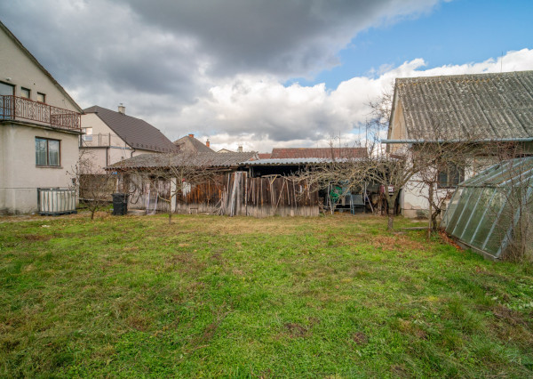 Na predaj 7-izbový rodinný dom v Studienke s investičným potenciálom