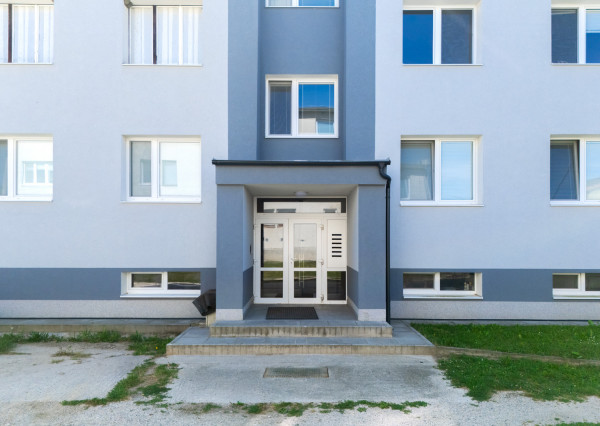 Na predaj čiastočne zariadený 3-izbový byt v Kálnici