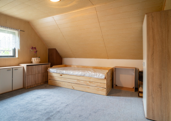 VÝRAZNÁ ZĽAVA: Na predaj záhradná chata s výhľadom na golfové ihrisko v Skalici