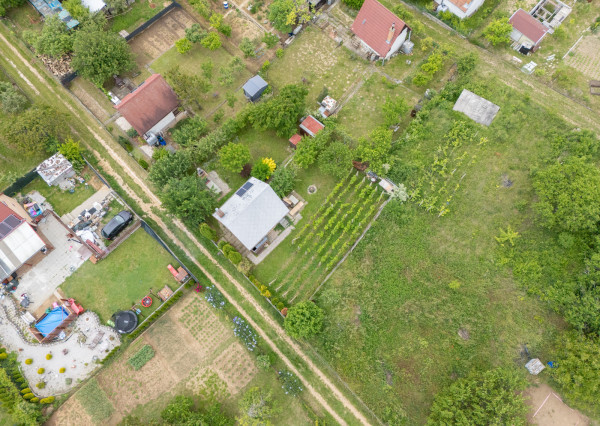 VÝRAZNÁ ZĽAVA: Na predaj záhradná chata s výhľadom na golfové ihrisko v Skalici