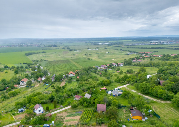 VÝRAZNÁ ZĽAVA: Na predaj záhradná chata s výhľadom na golfové ihrisko v Skalici