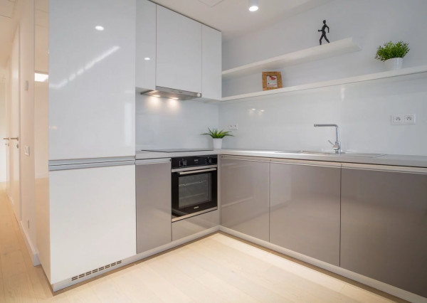 Na prenájom štýlový 3-izbový byt v SKYPARK RESIDENCE s panoramatickým výhľadom