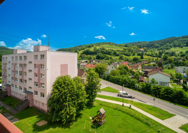 Na predaj 2-izbový byt s pekným výhľadom v Hriňovej