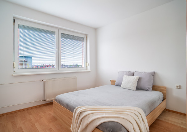 Na prenájom priestranný 3 izbový byt s balkónom v Malackách