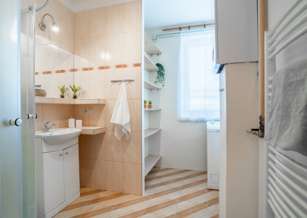 Na prenájom priestranný 3 izbový byt s balkónom v Malackách