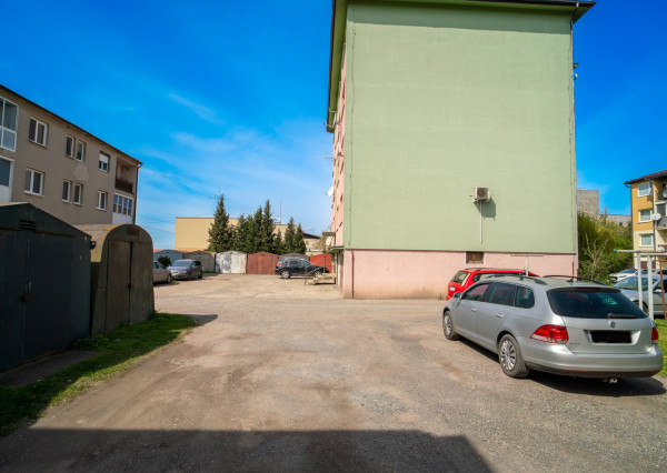 Na prenájom priestranný 3 izbový byt s balkónom v Malackách