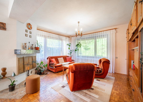 Na predaj 6-izbový rodinný dom v obci Podkriváň