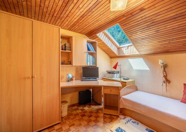 Na predaj 6-izbový rodinný dom v obci Podkriváň