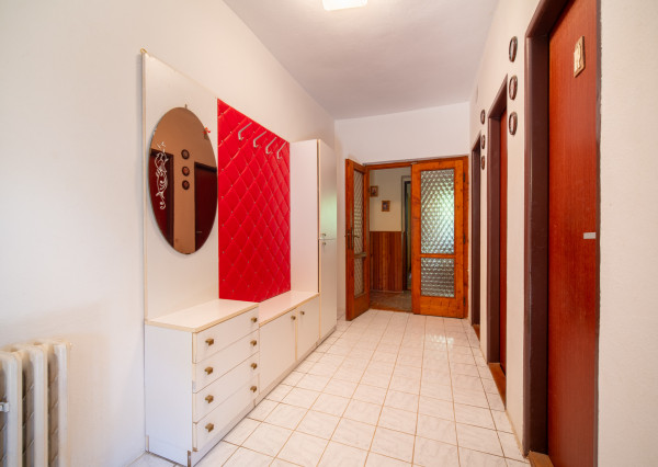 Na predaj 6-izbový rodinný dom v obci Podkriváň