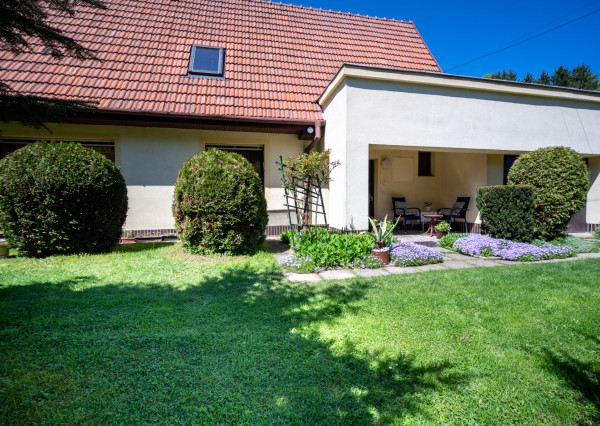 Na predaj 6-izbový rodinný dom v obci Podkriváň