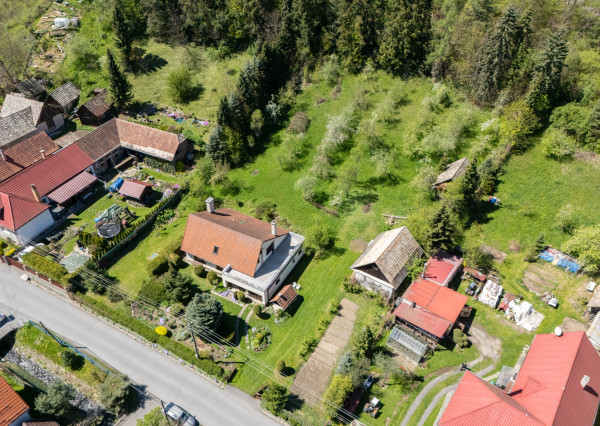 Na predaj 6-izbový rodinný dom v obci Podkriváň