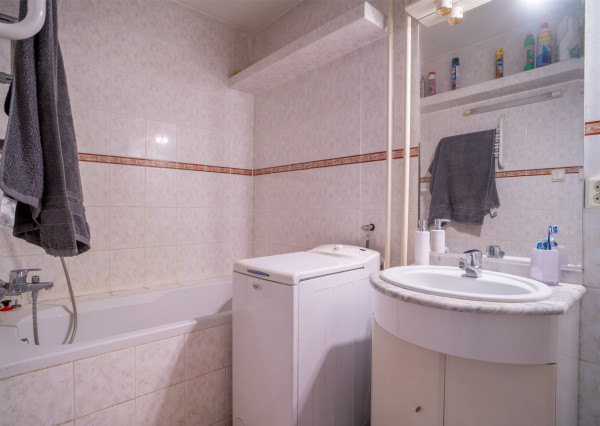 Na predaj priestranný 3-izbový byt s loggiou v centre Stupavy