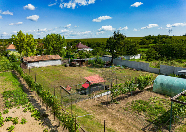 Na predaj pozemok pripravený na výstavbu v Pate