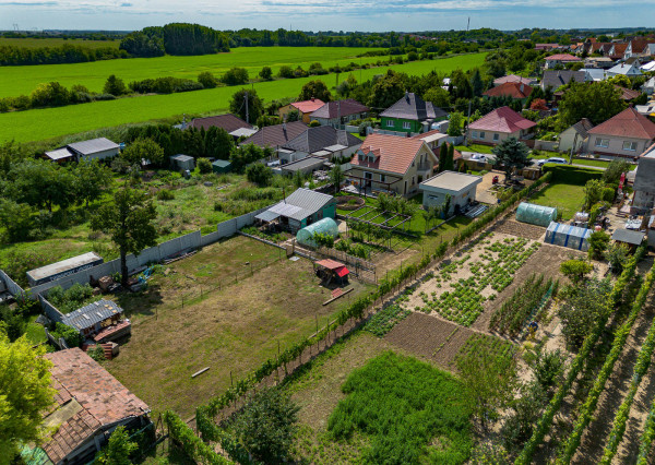 Na predaj pozemok pripravený na výstavbu v Pate