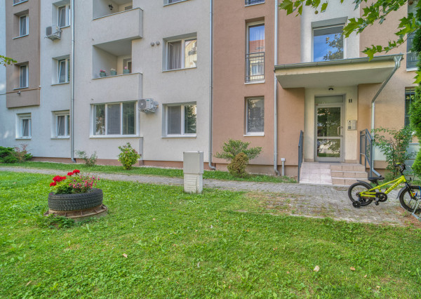 Na predaj 2-izbový byt s loggiou v Šamoríne