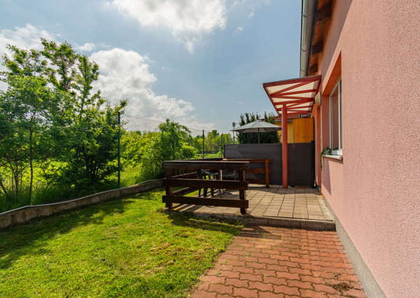 Na predaj 2-izbový byt v Senci pri jazerách s terasou