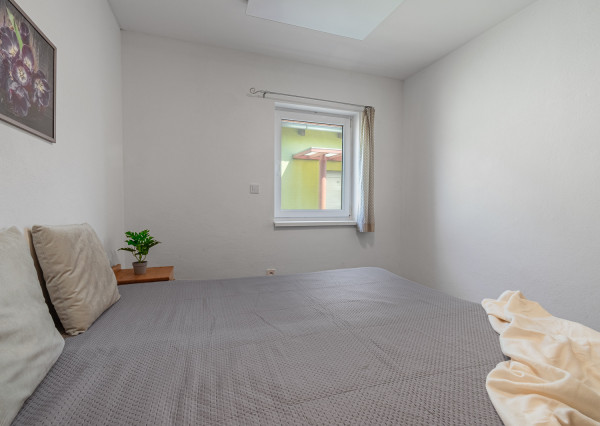 Na predaj 2-izbový byt v Senci pri jazerách s terasou