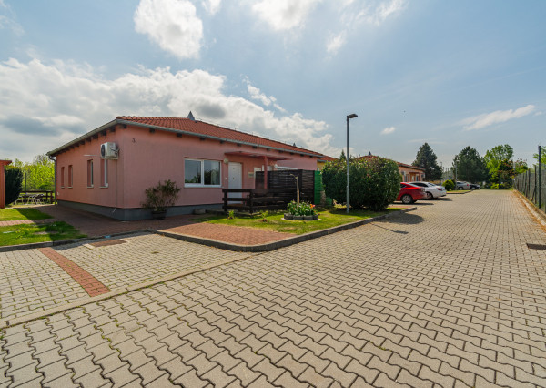 Na predaj 2-izbový byt v Senci pri jazerách s terasou