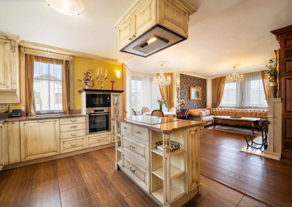 Na predaj nadštandardný rodinný dom s bazénom, Soblahov