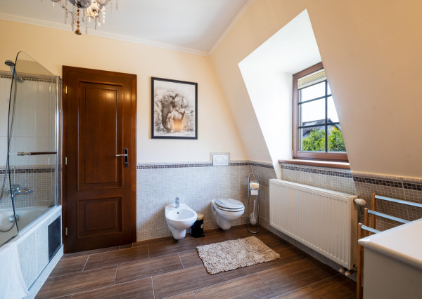 Na predaj nadštandardný rodinný dom s bazénom, Soblahov