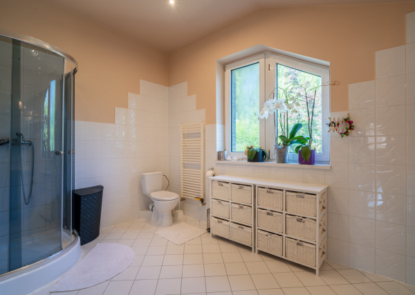 Na predaj rodinný dom s bazénom a saunou v Rohovciach