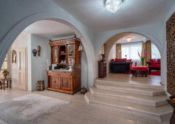 Na predaj rodinný dom s bazénom a saunou v Rohovciach