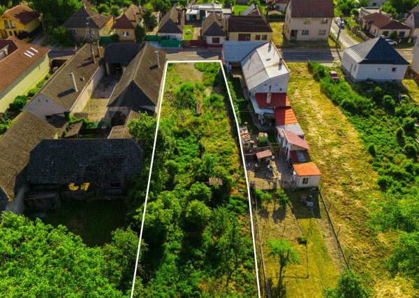 Na predaj slnečný stavebný pozemok v obci Nová Ves nad Váhom