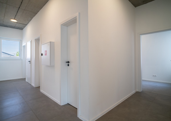 Na prenájom jedno podlažie polyfunkcie na Zavarskej ulici v Trnave