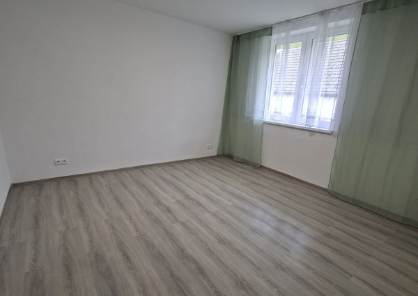 Na prenájom neobývaný rodinný dom v obci Cimenná