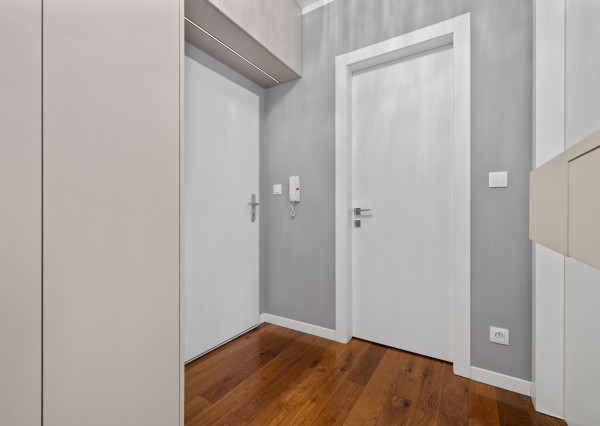 Na prenájom dizajnový 3-izbový byt so 45m2 terasou v Stupave