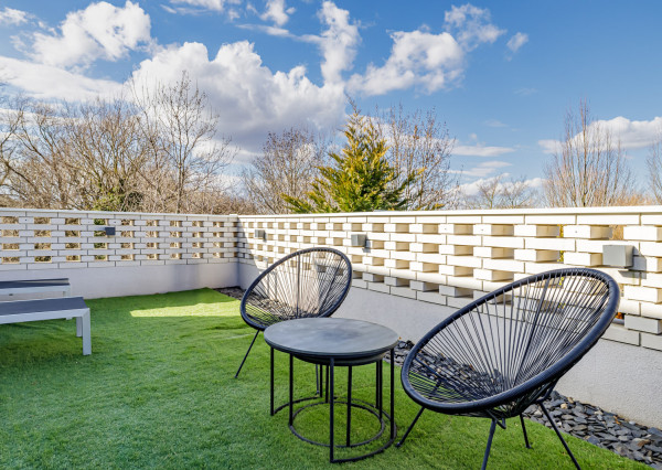 Na prenájom dizajnový 3-izbový byt so 45m2 terasou v Stupave