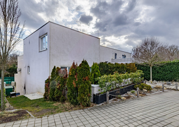 Na prenájom dizajnový 3-izbový byt so 45m2 terasou v Stupave