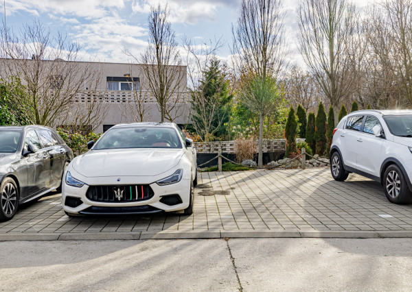 Na prenájom dizajnový 3-izbový byt so 45m2 terasou v Stupave