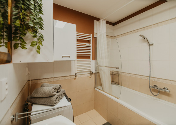 Na predaj 3- izbový byt s parkovaním, Zlatovce Trenčín