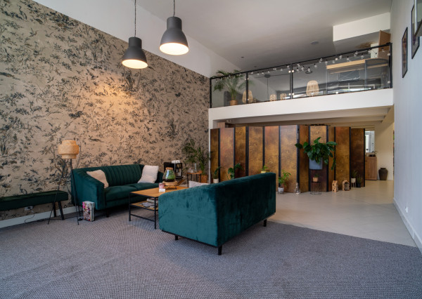 Na prenájom obchodný priestor v centre mesta priamo pod Bratislavským hradom