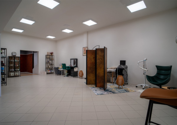 Na prenájom obchodný priestor v centre mesta priamo pod Bratislavským hradom