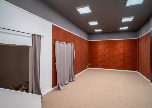 Na prenájom obchodný priestor v centre mesta priamo pod Bratislavským hradom