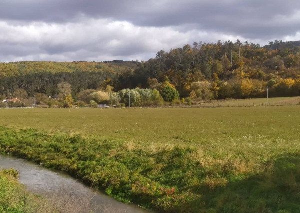 Investičné pozemky v obci UHROVEC