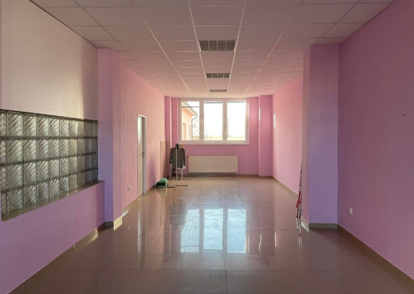 Ponuka prenájmu prevádzkového priestoru v centre Bánoviec n/B