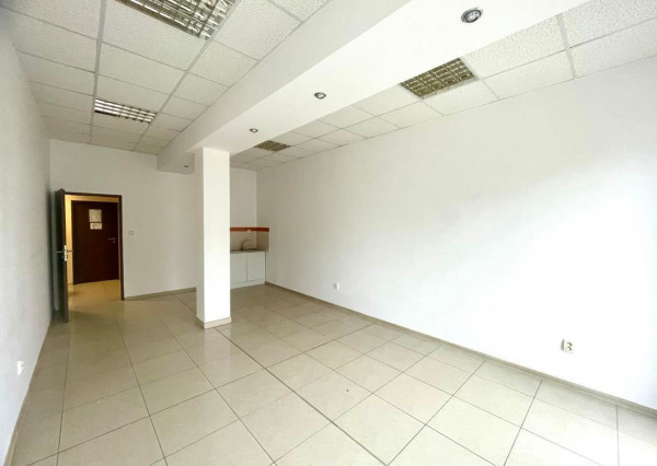 Na prenájom kancelária v centre mesta Bánoviec nad Bebravou