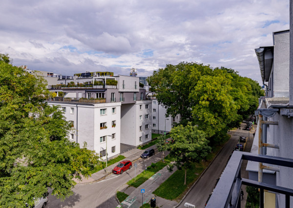 Na prenájom 3-izbový byt v centre Bratislavy pri OC Nivy