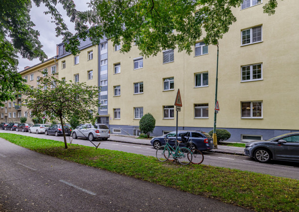 Na prenájom 3-izbový byt v centre Bratislavy pri OC Nivy